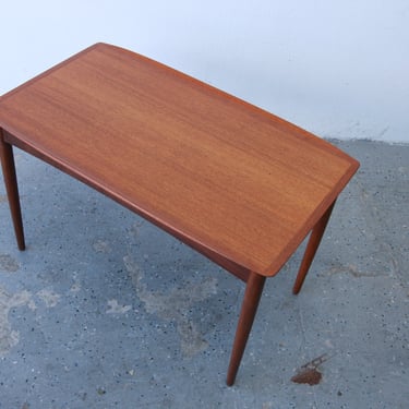 Mid Century Danish Modern teak End / Side  Table by Mobelintarsia 