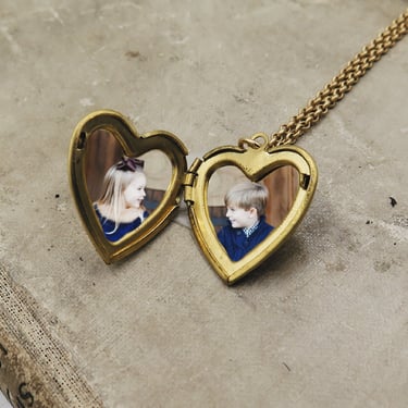 Girls Heart Locket Necklace with Photos, Gold Heart Necklace, Picture Locket, Gift for Teen, Girls Necklace, Personalized Locket 