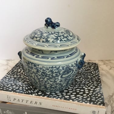Blue White Foo Dog Ginger Jar Chinese Blue and White Porcelain Brass Chinoiserie Decor 