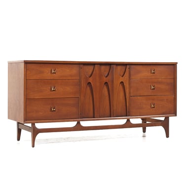 Broyhill Brasilia Mid Century Walnut 9-Drawer Dresser - mcm 