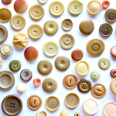 Lot of 76 1930s Casein and Celluloid Buttons-  Butterscotch Cream Corn Peach Early Molded Plastics 