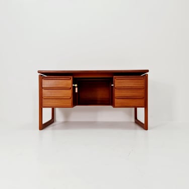 Danish vintage Solid teak by Arne Vodder for GV Møbler, Denmark, 1960s 