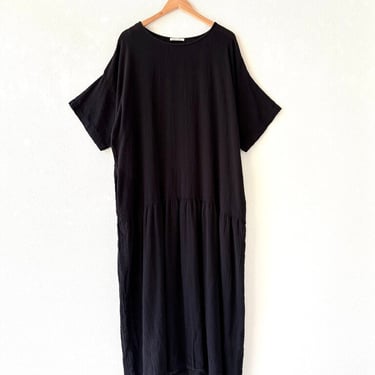 BLACK CRANE DROP WAIST DRESS SIZE LARGE