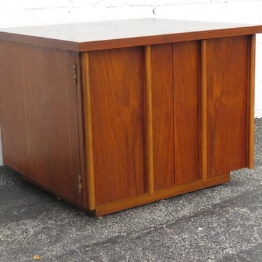Lane Mid Century Modern Nightstand Side End Lamp Table Bar Commode 5165