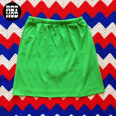 Plus Size Vintage 60s 70s Apple Green Mini Skort (Skirt with Built-In Shorts) 