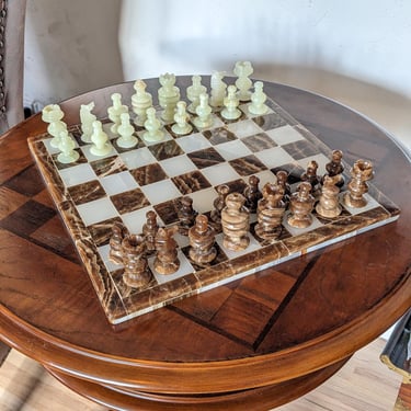 Beautiful Vintage Brown and White Clear Marble Chess Board Set with Pieces 