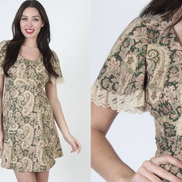 70s Green Paisley Floral Dress / Vintage Flutter Sleeve Bohemian Frock / Womens Empire Waist Full Skirt Mini 