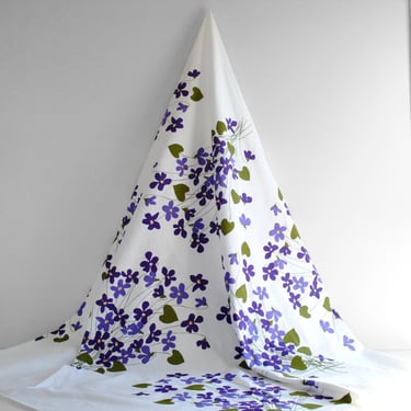 Vintage Vera Neumann Purple Violet Floral Tablecloth, Oval 78