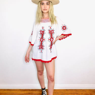 Mexican Hand Embroidered Blouse // vintage cotton boho hippie Mexican dress hippy tunic mini dress white // O/S 