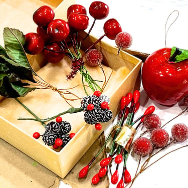 VINTAGE: Christmas Craft Finds - Holiday, Corsages, Ornaments, Decorations, Crafts - SKU Tub-400-00034440 