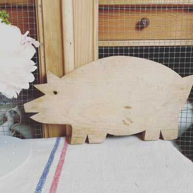 Beautiful vintage French  farmhouse little piglet board, cheese board- PB2 