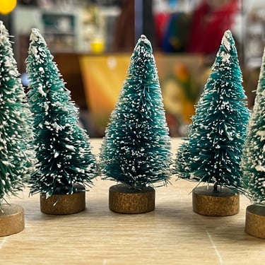 vintage bottle brush Christmas tree collection six miniature flocked tiny trees Christmas diorama 