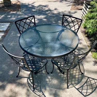 Vintage Brown Jordan Hollywood Regency Patio Set – Pedestal Table with Pebble Glass 