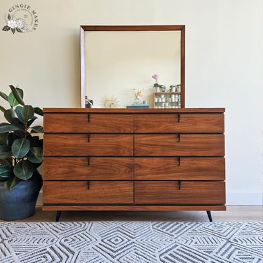 Restored Johnson Carper Mid-century Modern Dresser ***please read ENTIRE listing prior to purchasing SHIPPING is NOT free 