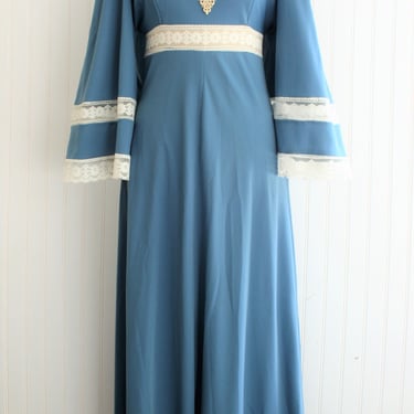 1970s - Live+Love+Laugh -  Dusy Blue = Bell Sleeve - Bohemian Prairie Chic - by Infinity  - Estimated size 4/6 