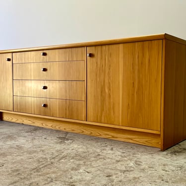 Vintage 1960s Mid Century Modern Pecan Dresser by Jack Cartwright for Founders Furniture 