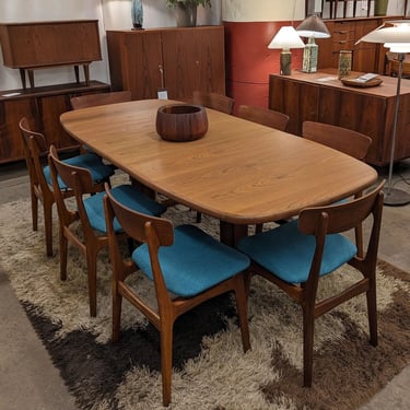 Teak Oval Dining table with 1 leaf 