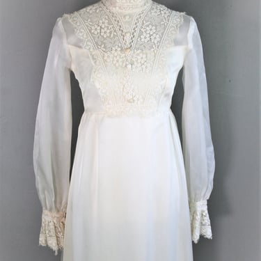 Farmer Takes a Wife - 1960's - Empire waist - Lace - Wedding Dress - Estimated size 4/6 