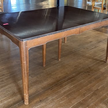 Dark Wood Dining Table w 3 Leaves and Scalloped Edges