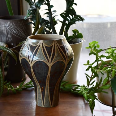 Vintage Midcentury Modern Handmade Wheel thrown studio ceramic pottery Bulbous Vase Pot or Planter with Striped Decor, ca. 1970's, signed 