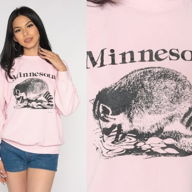 Minnesota Sweatshirt 80s 90s Racoon Graphic Sweatshirt Baby Pink Pullover Crewneck Retro Animal Wildlife Tourist Raglan Vintage 1990s Large 