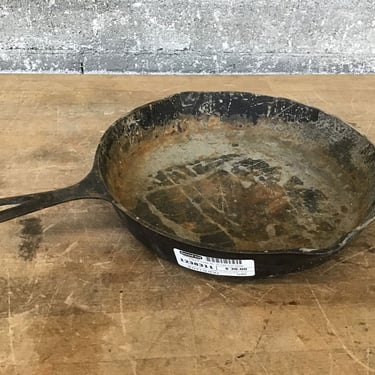 3 Notch Lodge No. 10 Cast Iron Skillet (Seattle)