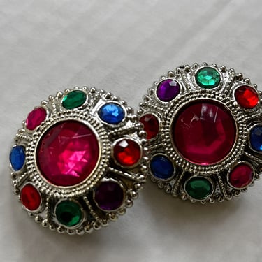 Chi Chi Vtg Clip On Earrings