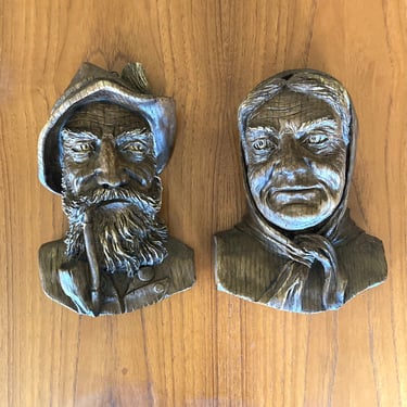 rustic faux wood carvings old couple man with pipe woman in scarf wall plaques 