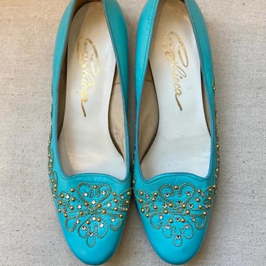 Vintage FLATS / Ballet Flats / TURQUOISE Blue Slip On Shoes + Low Heel / Jeweled Rhinestones +  Embroidery / Sbicca / 11 