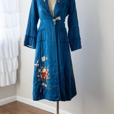 Size M, 1950s Quilted Blue Embroidered Satin Robe 