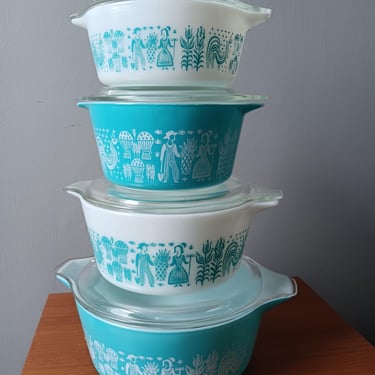 Pyrex Butterprint Casserole Set of 4 