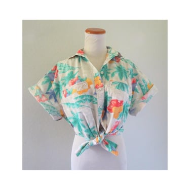 Vintage Women's Hawaiian Shirt - Cotton Short Sleeve Button Up Tropical Floral Print Blouse by Lizsport - Size Medium 