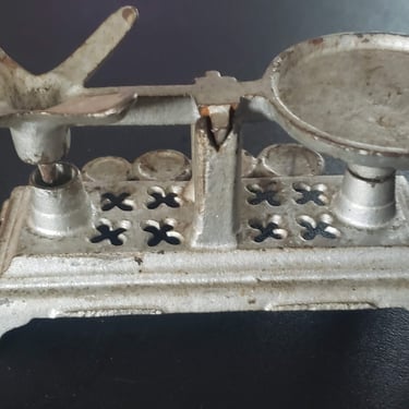 Vintage Miniature cast iron Scale Salemans Samples 