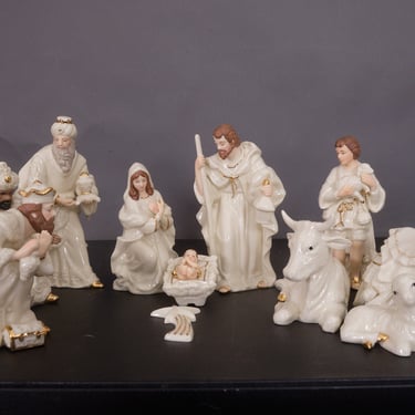 Belleek Nativity 11 Piece Set ~ Mary, Joseph, Jesus, 3 Wise men, Animals 