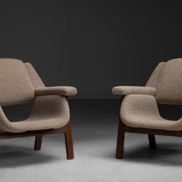 Modern Armchairs