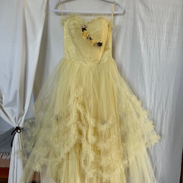 Vintage 50s Tulle Cupcake Butter Yellow Floral Details; 60s Yellow Strapless Dress Ruffled Tulle Skirt Applique; Yellow Tulle Prom Dress S 