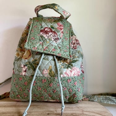 Green Quilted Cottage Patchwork Floral Cotton Drawstring Medium Backpack 