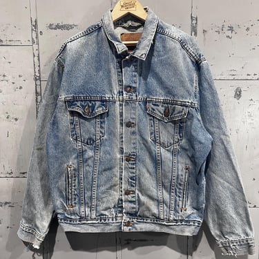 Vintage Levis Denim Trucker Jacket medium wash distressed 