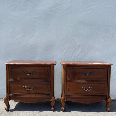 Pair of Vintage French Provincial Nightstands Bedside Tables End Side Table Regency Hollywood Bassett Bedroom Furniture CUSTOM PAINT AVAIL 