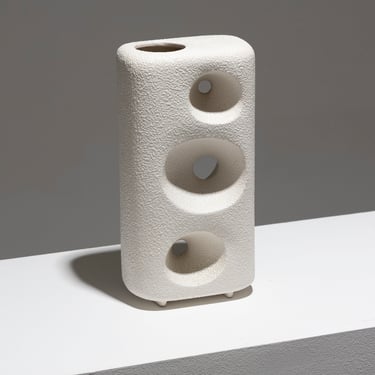 VASE EN FAÏENCE DE FORME ORGANIQUE, 1970s