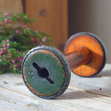 Antique wooden spool / large vintage wooden spindle / textile bobbin / old sewing decor / rustic farmhouse decor / antique wood decor 