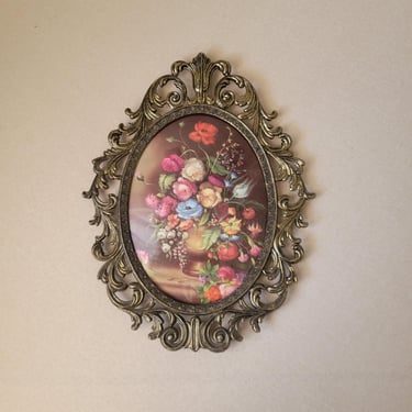 Oval ornate convex glass picture frame Brass flower art picture frame Vintage photo frame Victorian home decor Made in Italy 