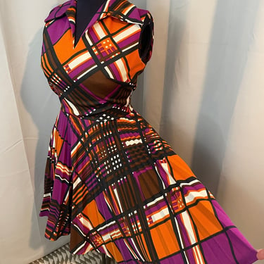 1970s Vintage Graphic Print Pleated Butterfly Collar Dress Orange and Purple L 