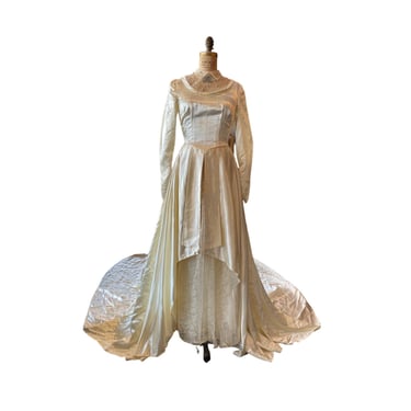 1940s vintage wedding dresses Chic Bride waist flat 13.5 inches 1940S Wedding Dresses - June