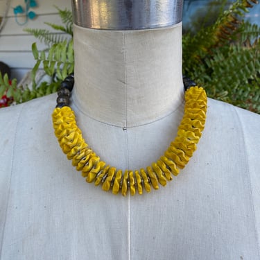 1980s necklace, yellow wood, vintage jewelry, silver beads, statement necklace, beaded, barrel clasp 