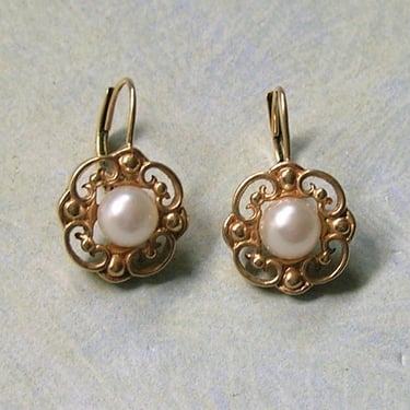 Vintage 14k Gold and Pearl Earrings, Classic Gold and Pearl Leverback Earrings (#4194) 