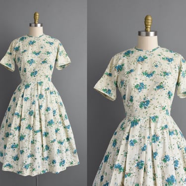 vintage 1950s dress | Blue Floral Print Cotton Short Sleeve Shirtwaist Dress | Medium | 50s dress 