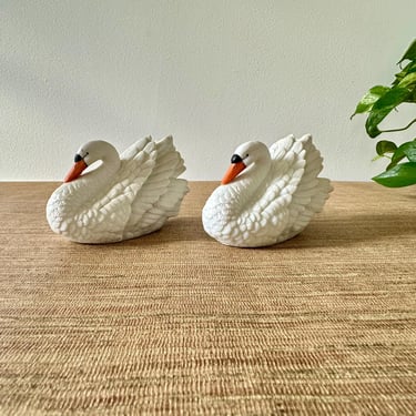 Vintage Royal Heritage White Swan Figurines - Set of 2 