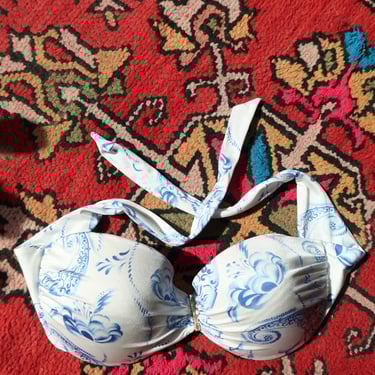 Victoria’s Secret Blue & White Strapless Bikini Top – Porcelain Print Swimwear