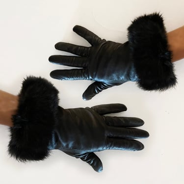 Soft Black Leather Gloves with Genuine Fur Cuffs | Vintage 80s 90s Warm Winger Gloves with Sweater Knit Lining | Rockabilly Pin Up fashion 
